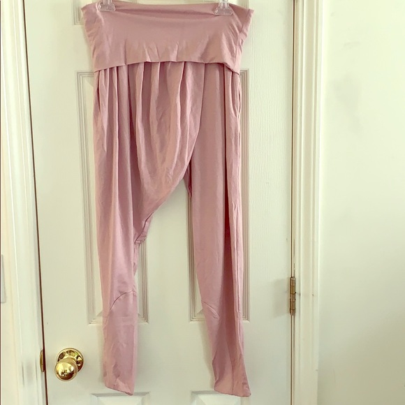 Manuka Yoga 🧘🏾‍♀️ 🧘🏽‍♂️ Pants - Picture 1 of 7
